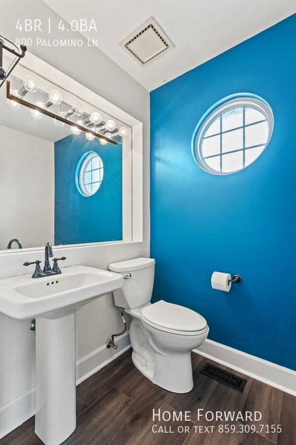 Building Photo - 800 Palomino Ln