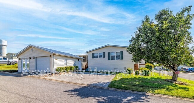 Building Photo - 1322 Silver Charm Way