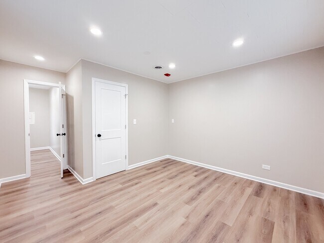 Building Photo - 106 E State Road 2