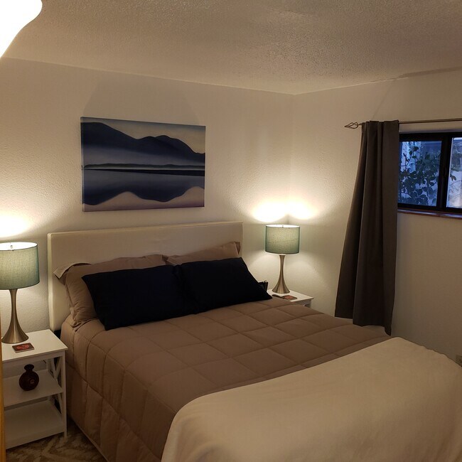 Building Photo - 1000 Marquez Plz