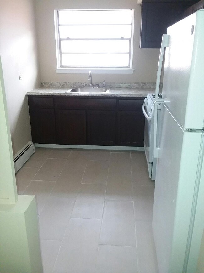 Building Photo - 448 Lincoln Ave