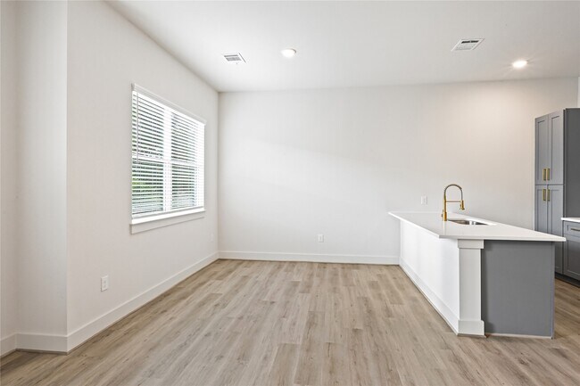 Building Photo - 4603 Indie Hts Ln