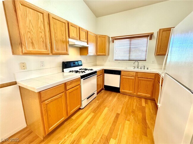 Building Photo - 2052 Turquoise Ridge St