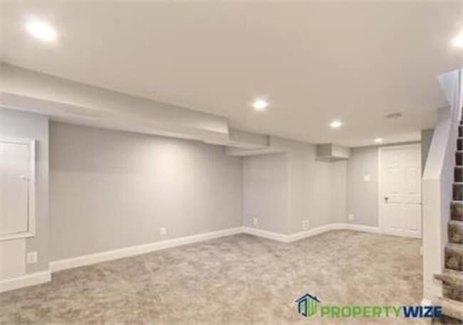Building Photo - 2214 Redthorn Rd