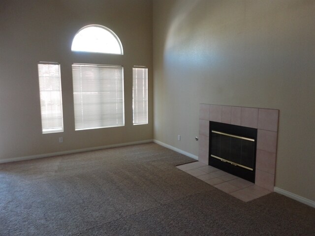 Building Photo - 207 Luninborg St