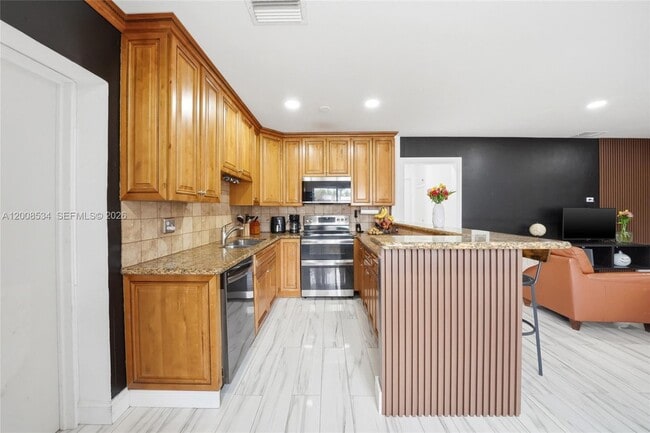 Building Photo - 2202 NW 61st Pl