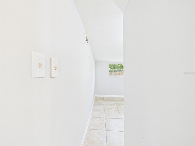 Building Photo - 348 Gordon Ave