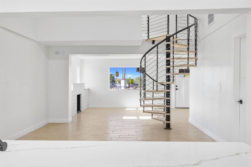 Building Photo - 1327 W Speedway Blvd