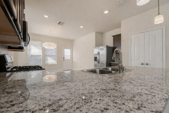 Building Photo - 26043 Quiet Field Ct