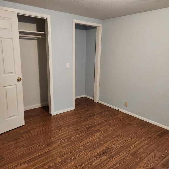 Building Photo - 4 Bed | 2 Bath House in the lower Rattlesnake