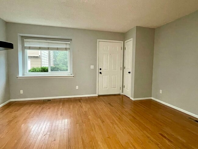 Building Photo - 2198 Baltimore Cir