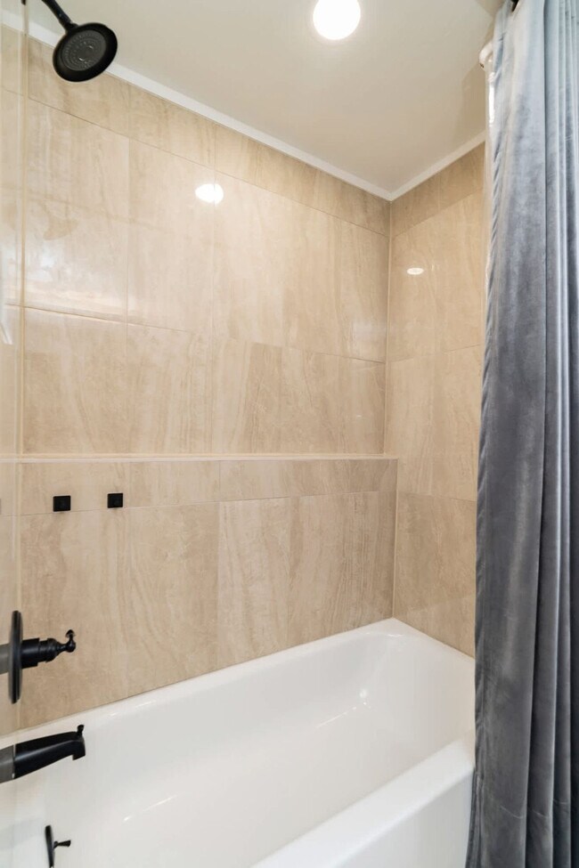 Building Photo - 928 Ditney Way