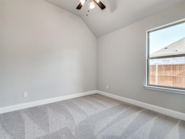 Building Photo - 512 Redbud Dr