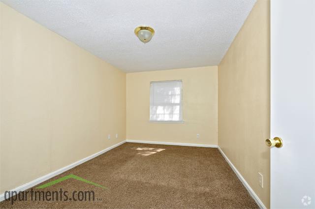 Bedroom - Woodley Terrace Apartments