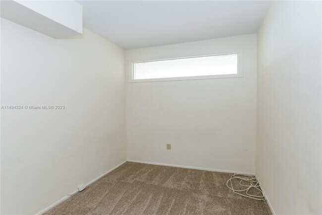 Building Photo - 2100 S Ocean Ln