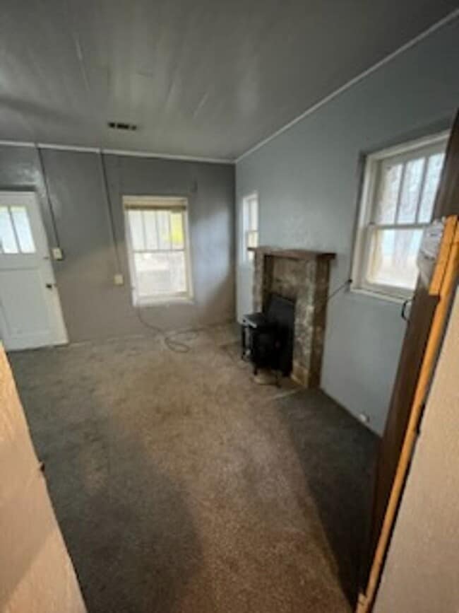 Building Photo - Come take a look at this 3-bedroom 2-bath home in New Blaine.