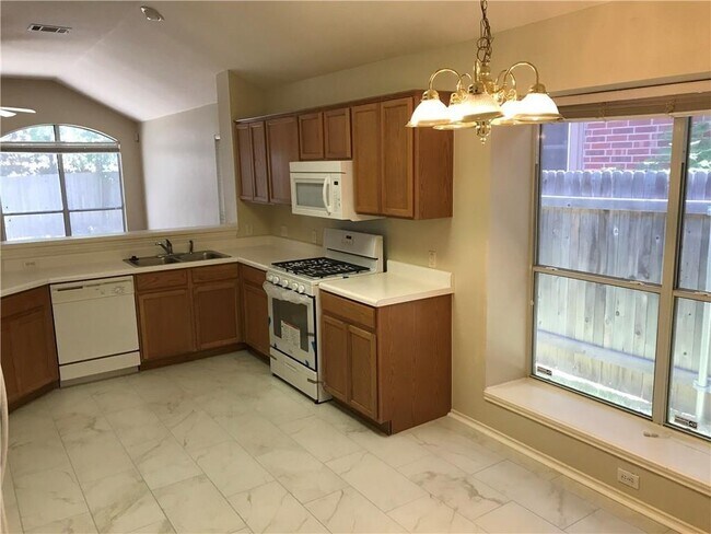 Building Photo - 10309 Broomflower Dr