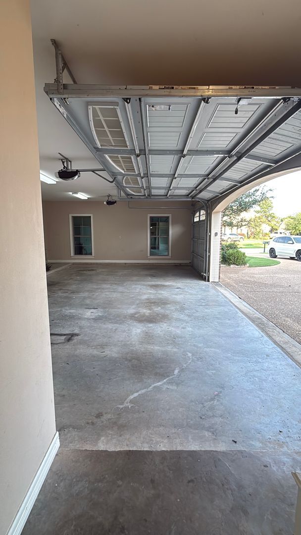 Building Photo - Rental Property in Twelve Oaks