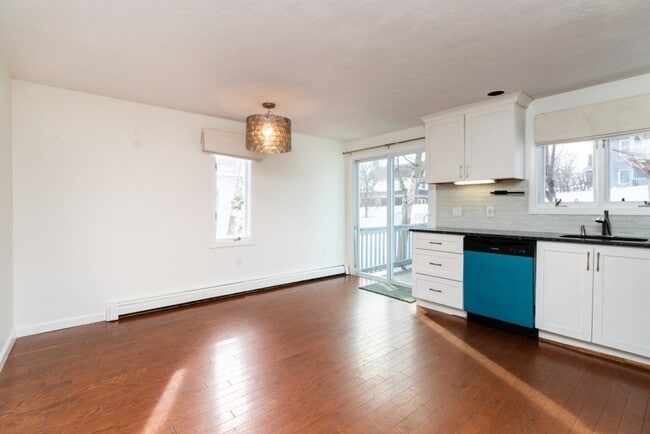 Building Photo - 82 Glendower Rd