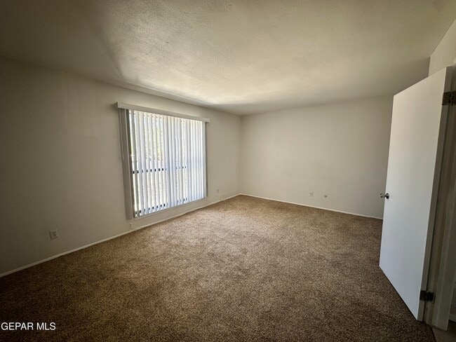 Building Photo - 336 Villa Canto St