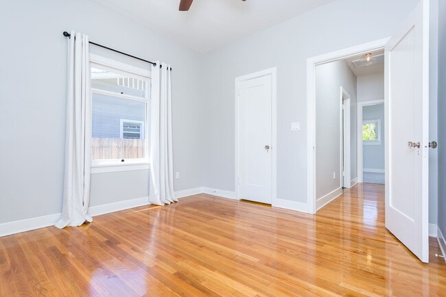 Building Photo - Modern Kensington Cottage