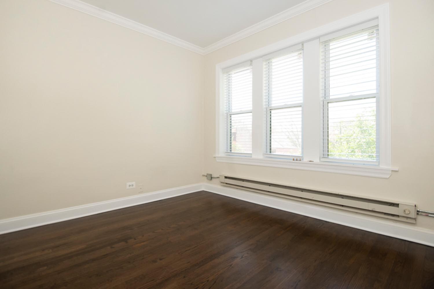 Building Photo - 3816 N Greenview Ave