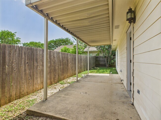 Building Photo - 612 Townplace Dr