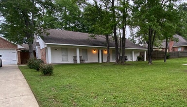 Building Photo - Parkwood Blvd.