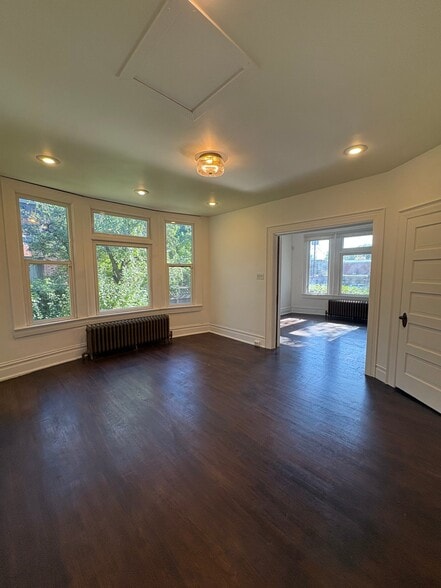 Building Photo - 859 S 900 E