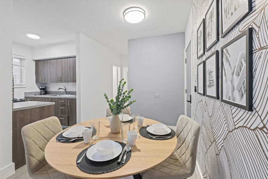 Building Photo - 7340 Harding Ave