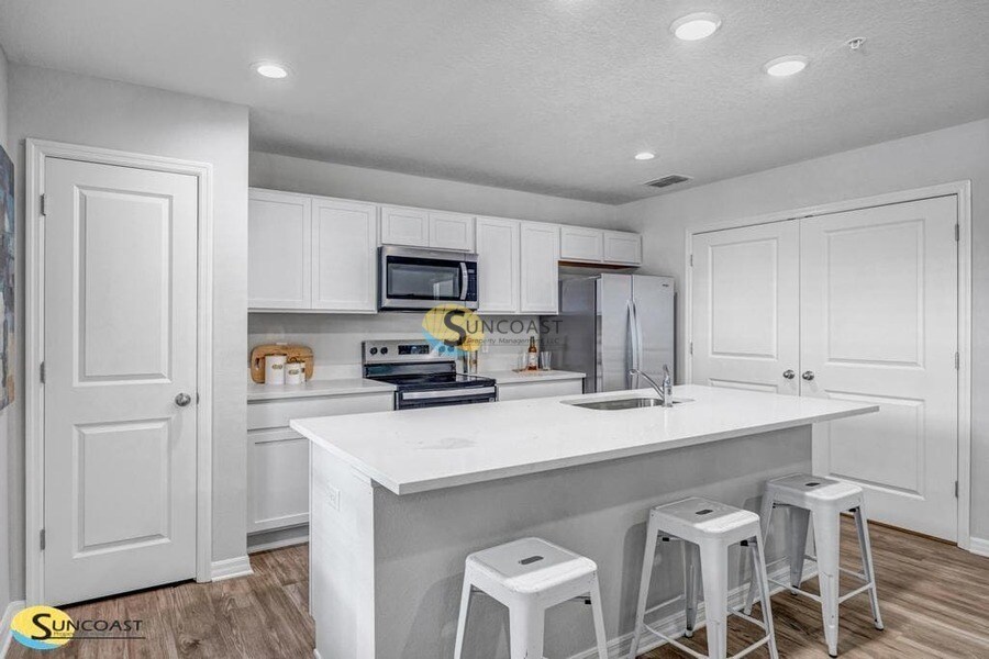 Building Photo - 3821 SW 43rd Ct