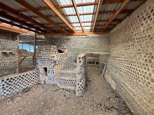 Building Photo - 400 N Smiling Dog Trail