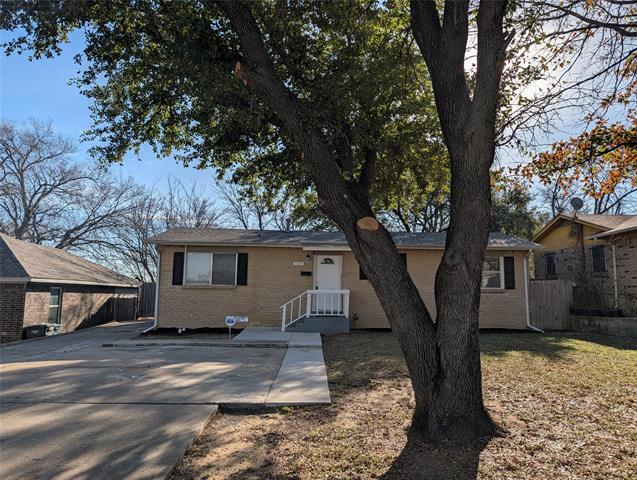 Building Photo - 1725 Bunch Dr