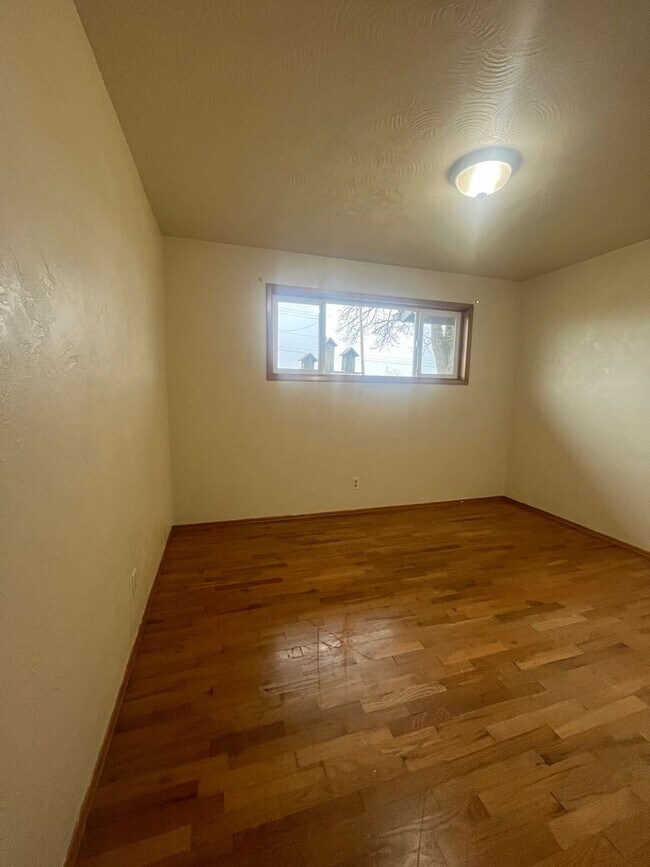 Building Photo - 3-Bedroom 2-Bathroom home in Coburg