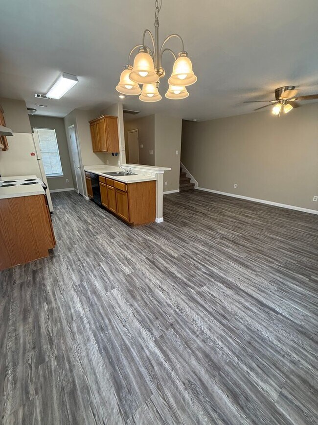 Building Photo - 201.203 Marvin Cove