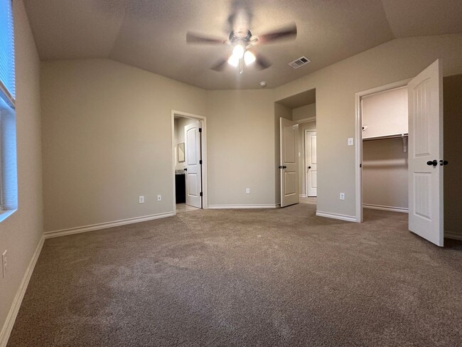 Building Photo - Townhome for rent