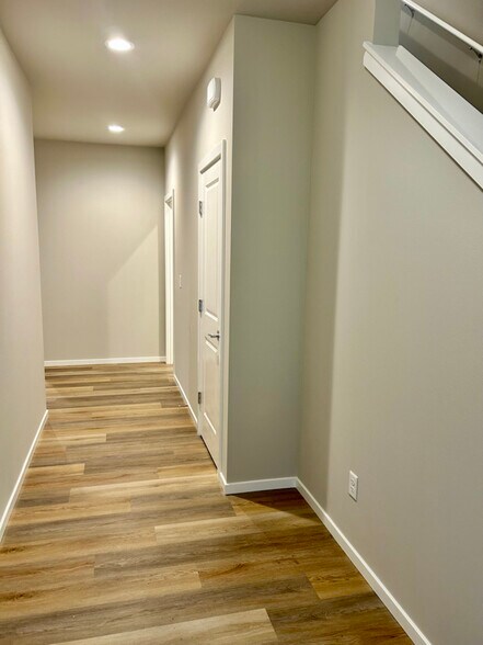 Building Photo - 537 Shore Pine Place