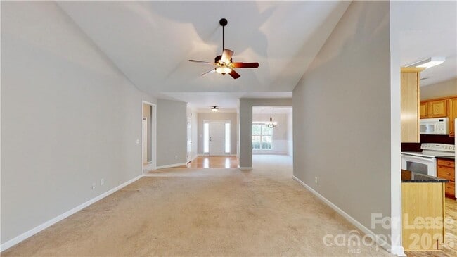 Building Photo - 8321 Suttonview Dr