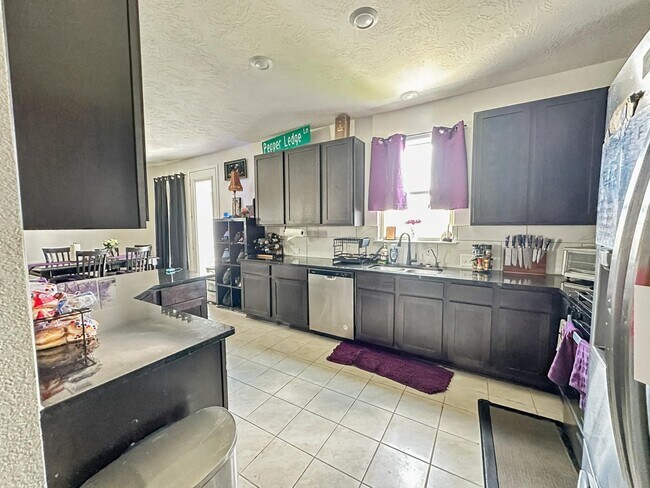 Building Photo - 6131 Morning Fern Ln
