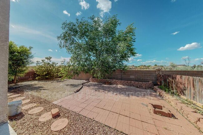 Building Photo - 745 Valley Meadows Dr