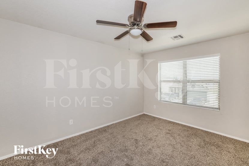 Building Photo - 11513 W Flores Dr