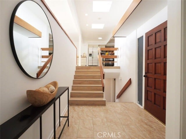 Building Photo - 2105 W Paseo Del Mar