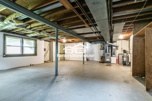 Building Photo - 2707 NE 67th Pl