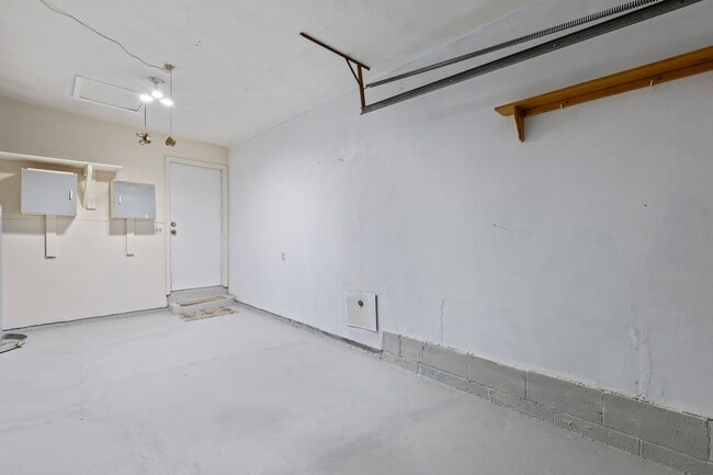 Building Photo - 3500 Bunyan Rd