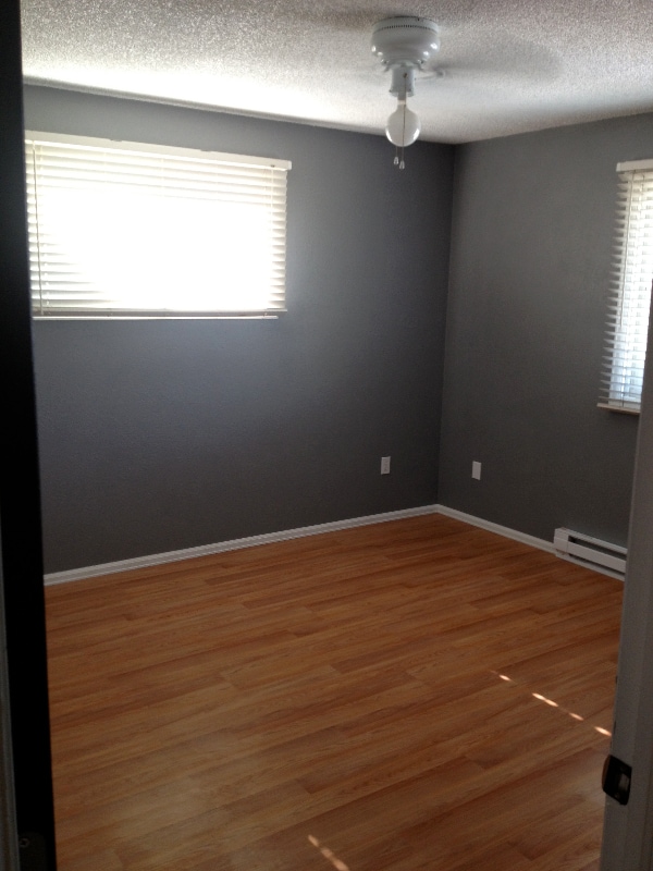 Building Photo - 2241 W Hillside Ave