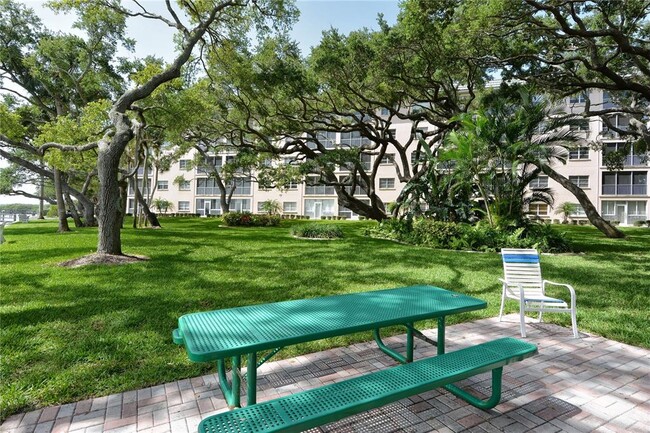 Building Photo - 8625 Midnight Pass Rd