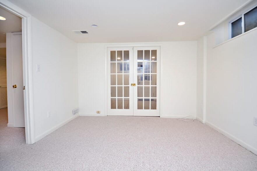 Building Photo - 1600 Foxhall Rd NW