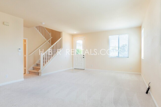 Building Photo - Charming 4 Bed, 2.5 Bath Home in Manteca, ...