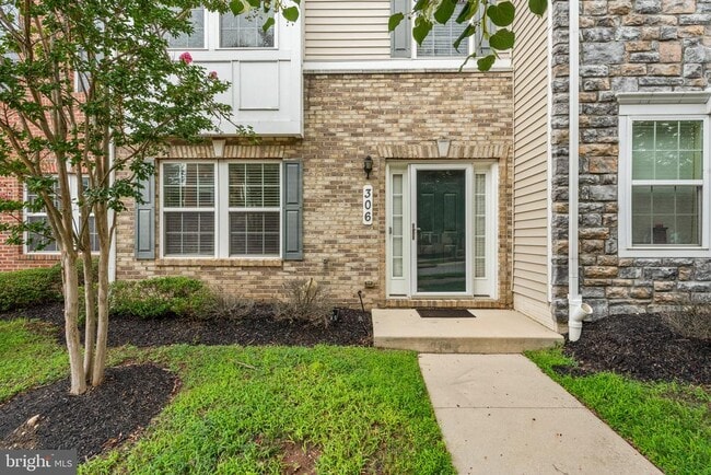 Building Photo - 306 Paladium Ct