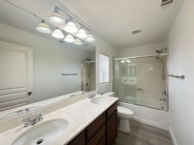 Building Photo - Blue Diamond Springs- & 5B